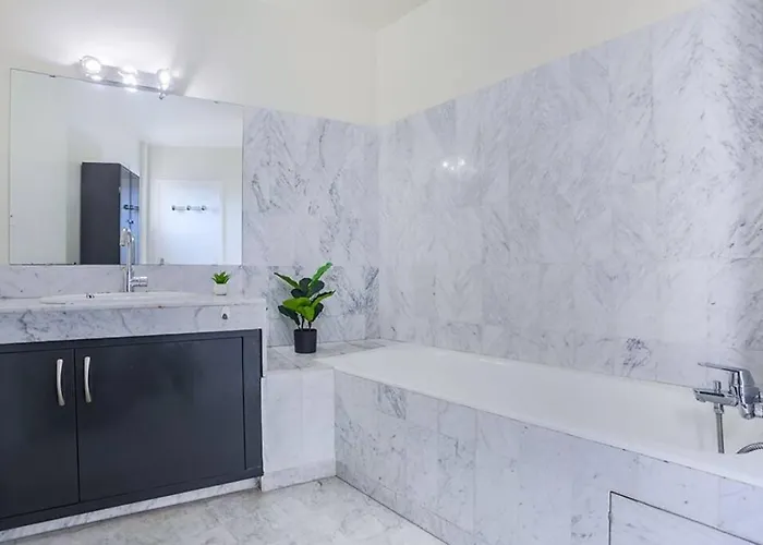 T2 - Le Vadon, Bord De Apartament